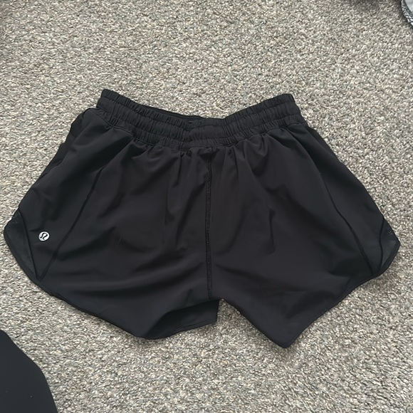 Lululemon hotty hot 4in black - Picture 2 of 3